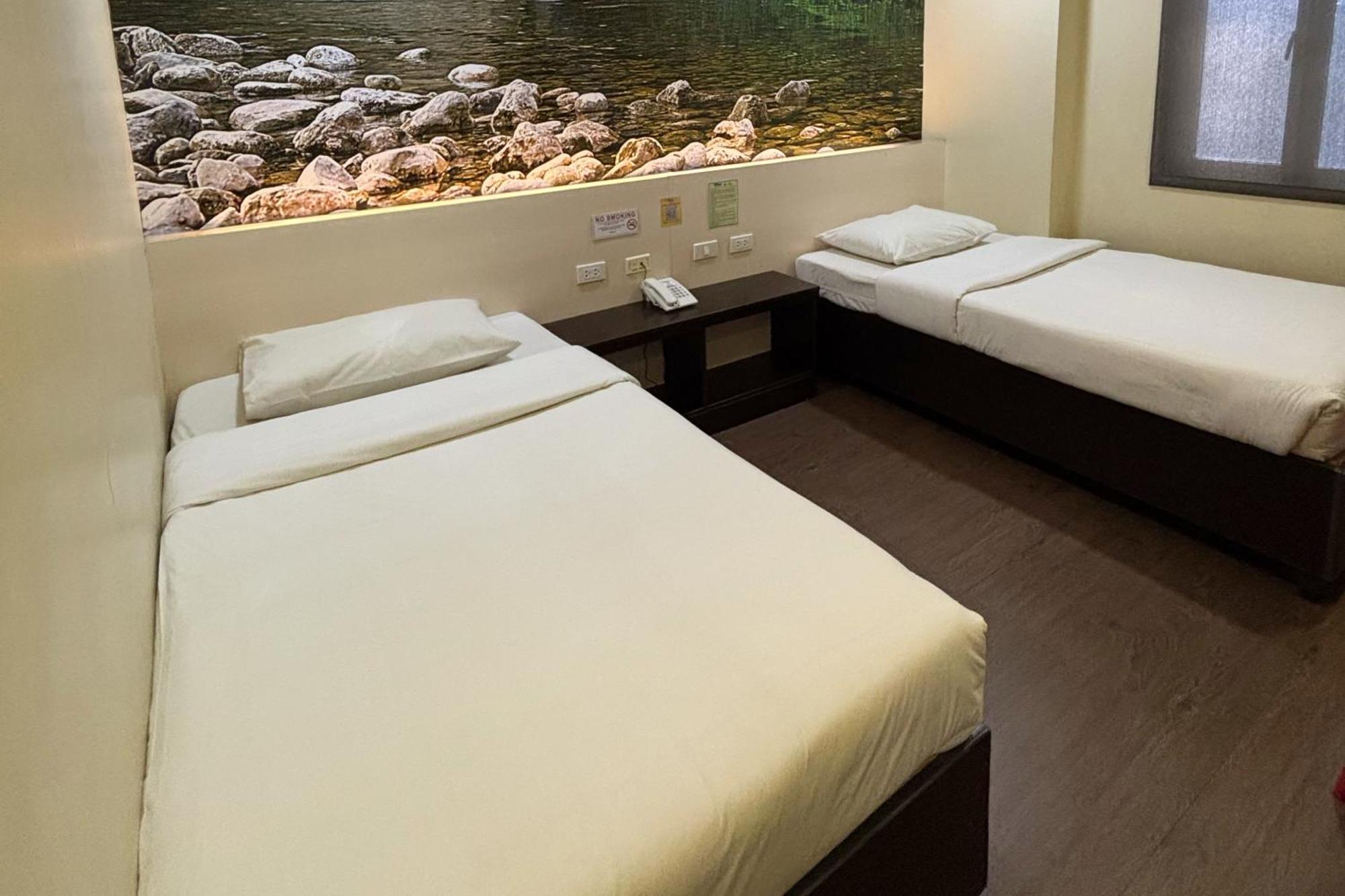 Sugbutel Family Hotel Cebu Powered By Cocotel Exteriér fotografie